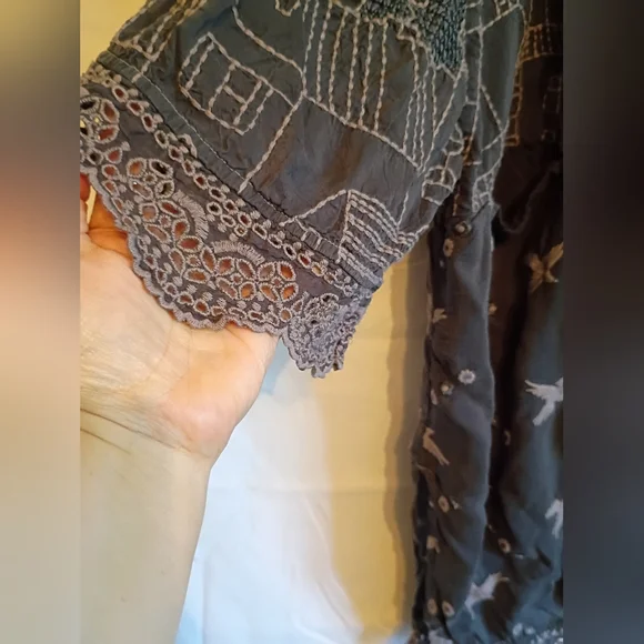 Johnny Was Size Large  Graphite Grey Bird & House Motif Sheer Kimono Cardigan. - Picture 4 of 16